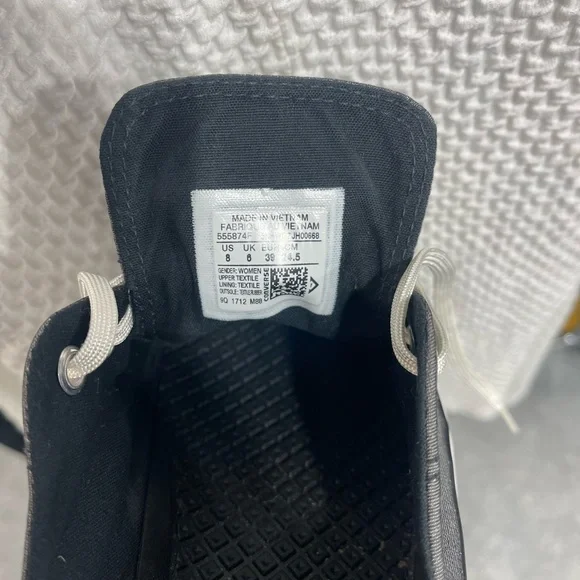 Converse All Stars in dark gray. Satin-like material, excellent condition size 8 - Picture 7 of 7